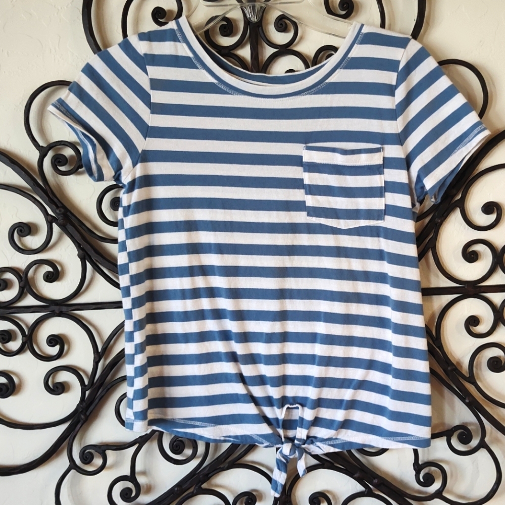 Cute So Brand Girls Blue and White Striped T-shirt with Front Tie Sz. M (8)